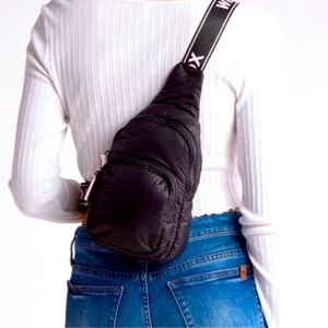 WILDFOX Cargo Sling crossbody Shoulder Bag 
Black & Pink